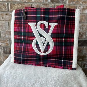 Victoria’s Secret Christmas edition tote bag- plaid- NWT